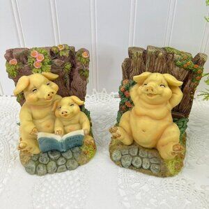 1 Pair Of Yellow 7 Inches Resin Bookends 3Dimension Animal Family Of Pigs